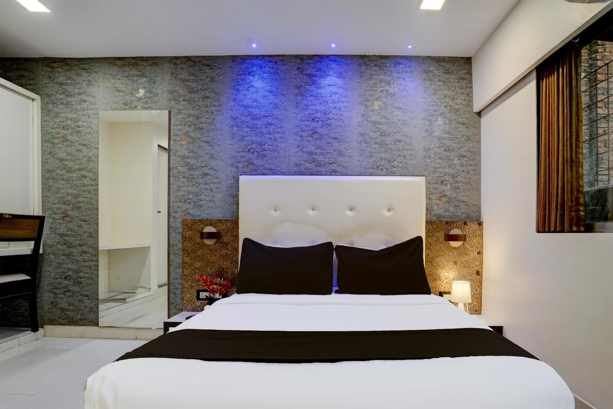 Hotel O Golden Star Mumbai Exterior photo